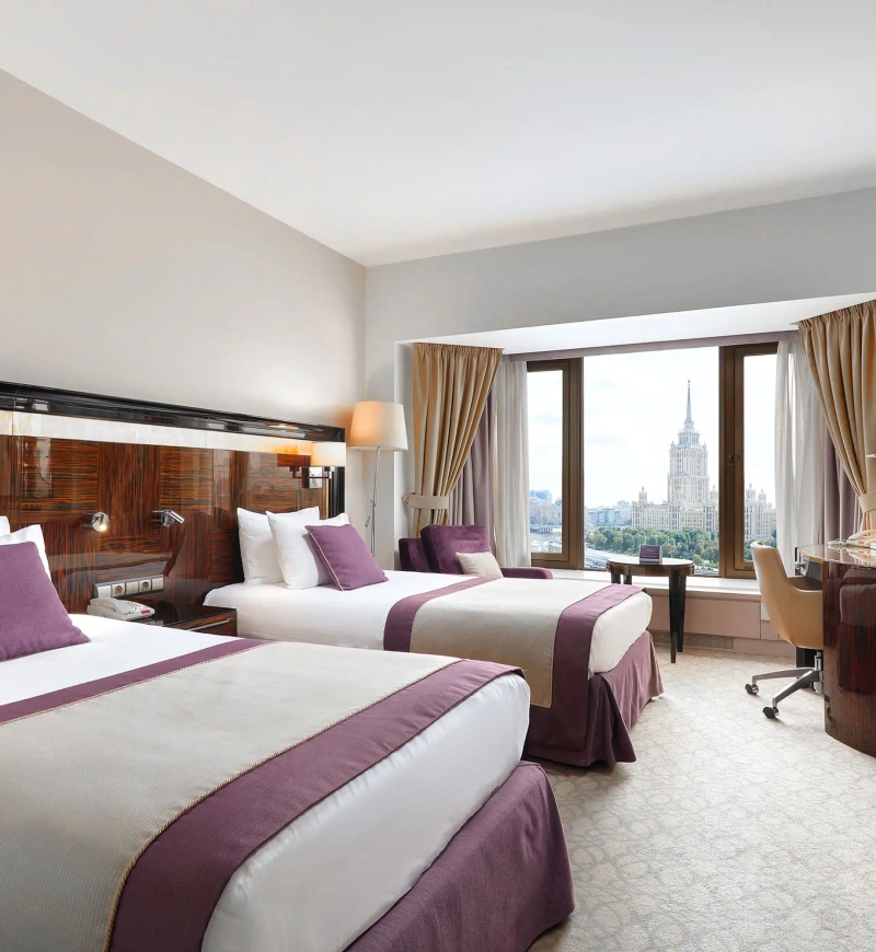 В марте 2011 года состоялось открытие 20-этажного Клубного корпуса Plaza Garden Moscow - World Trade Centre, добавившего 149 номеров премиум-класса.